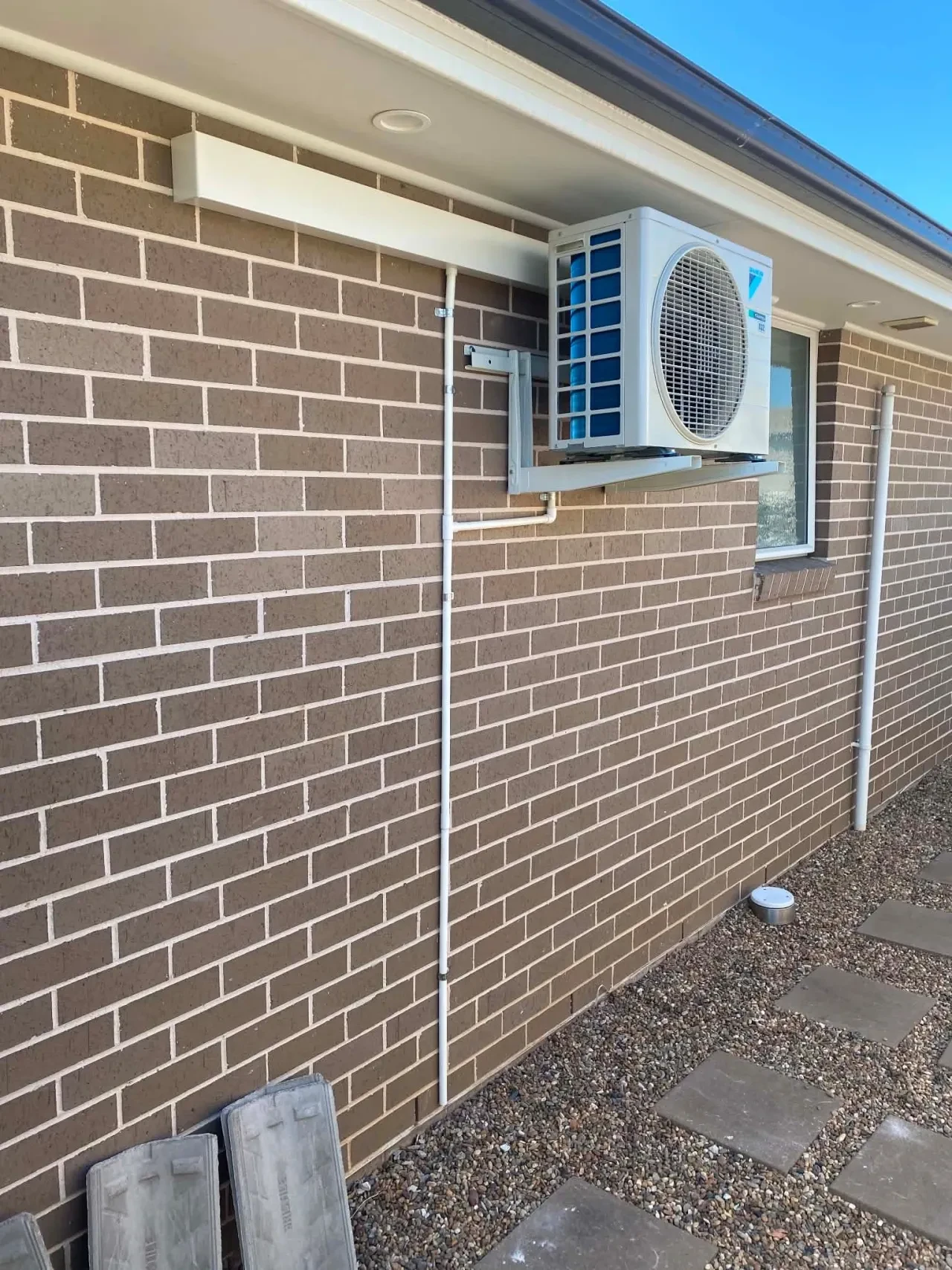 Outdoor AC compressor unit